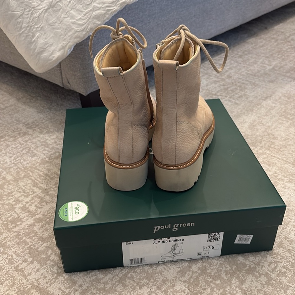 Gently used women’s Paul Green Joan lug boot - Picture 3 of 4